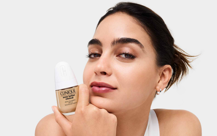 Even Better Clinical Serum Foundation SPF 20